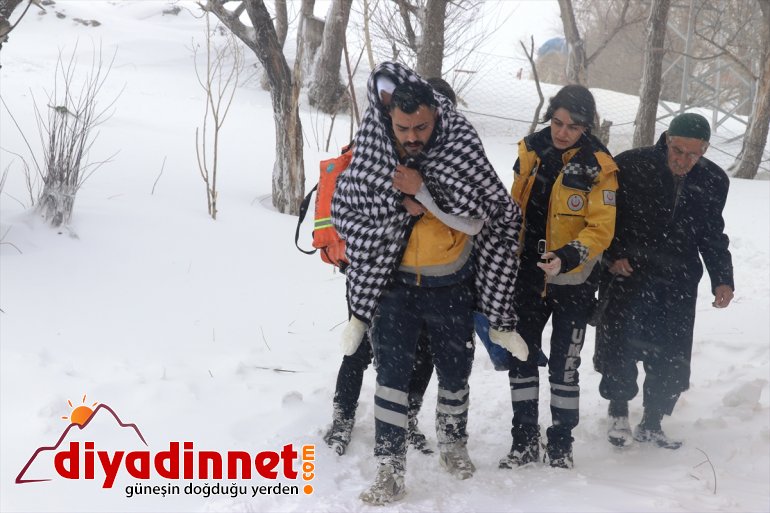 - ve 4 Kar saatte kadını tipide hastaneye AĞRI ulaştırdılar felçli 14