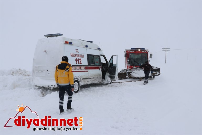 Yolda imdadına kalan ekiplerinin ambulans sağlık - paletli yetişti AĞRI 4