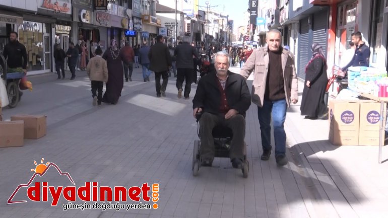 Ağrı da sokaklar Evde kal uyarılarına rağmen dolup taştı3