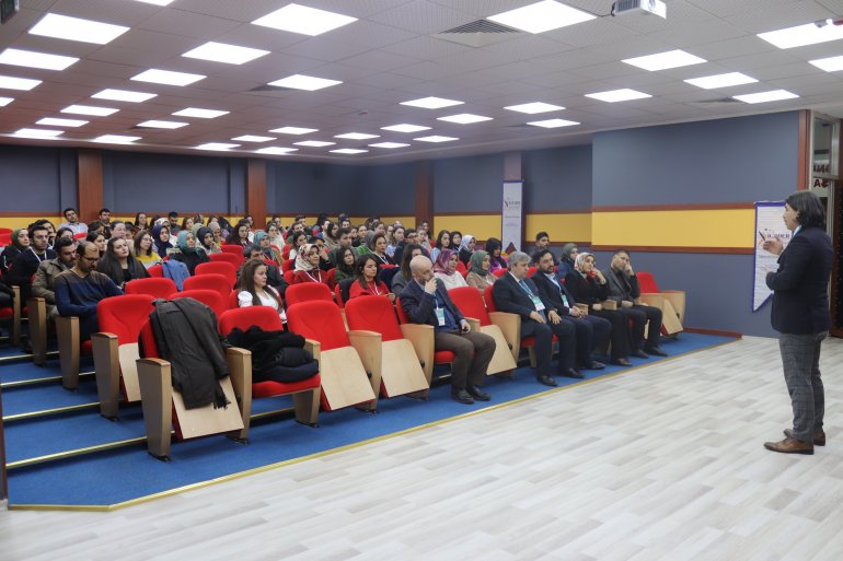 Ağrı’da “İz Bırakan Eğitimciler Konferansı” başladı