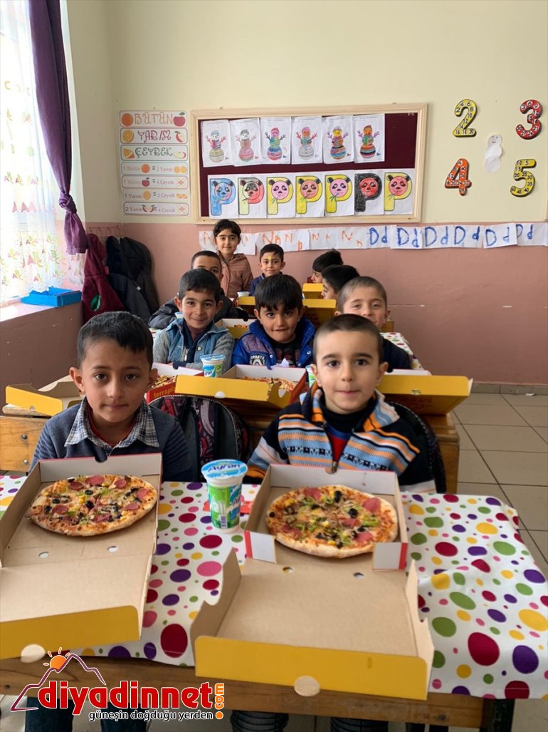 tattırıyor köy AĞRI gezip - Köy çocuklara pizza 5
