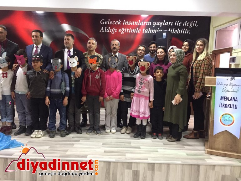 Hamur Mevlana İlkokulu öğrencilerinden drama gösterisi