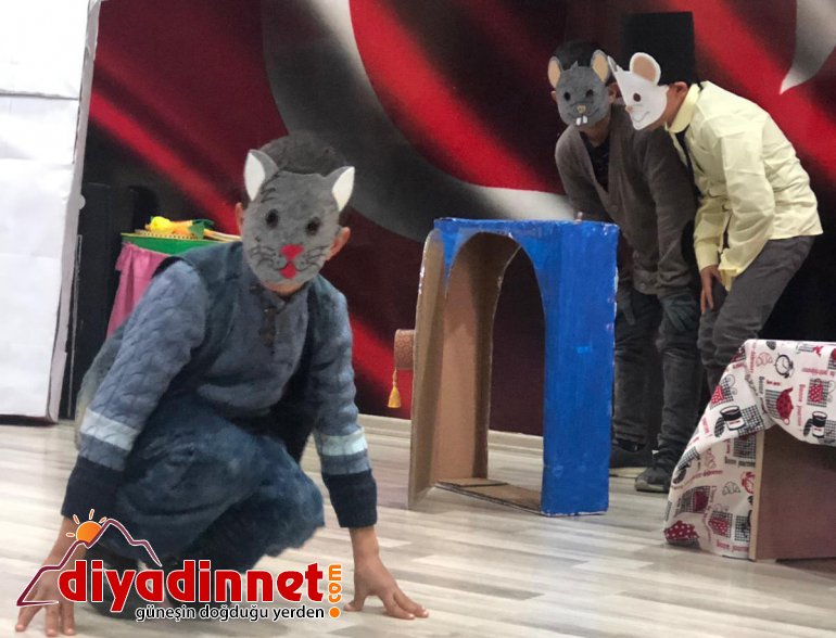 Hamur Mevlana İlkokulu öğrencilerinden drama gösterisi4
