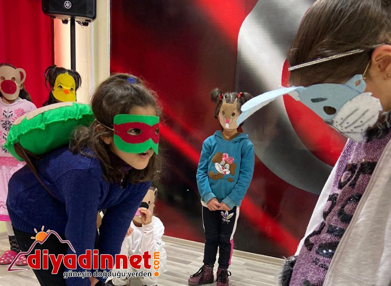 Hamur Mevlana İlkokulu öğrencilerinden drama gösterisi5