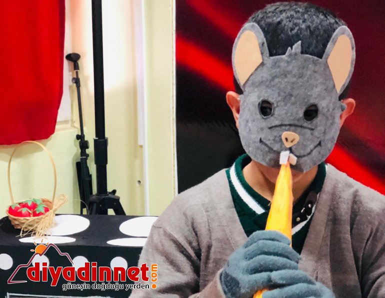 Hamur Mevlana İlkokulu öğrencilerinden drama gösterisi6