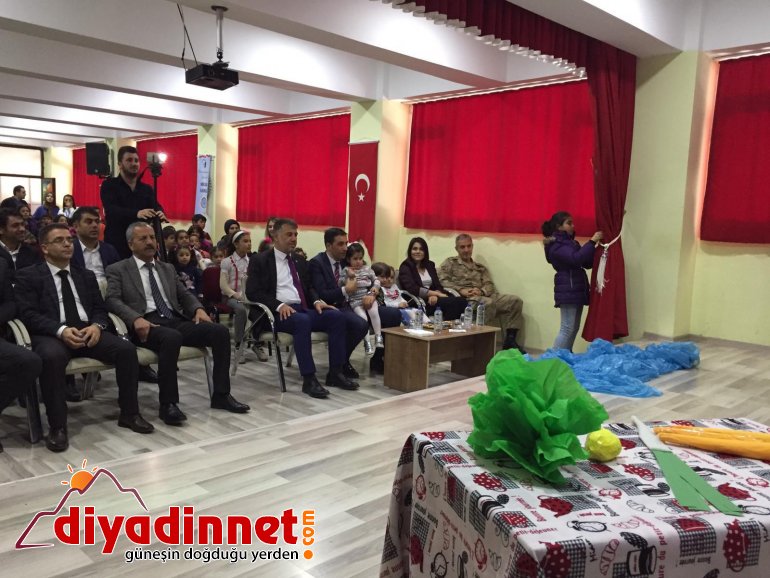 Hamur Mevlana İlkokulu öğrencilerinden drama gösterisi7