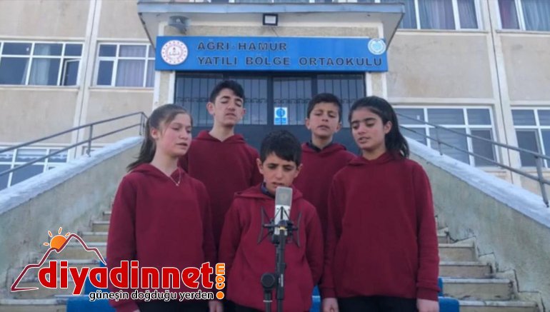 Hamur Yatılı Bölge Ortaokulu öğrencilerden Çanakkale Türküsü2