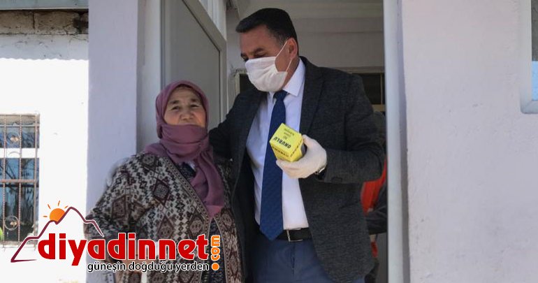 Taşlıçay Belediyesi Yaşlılara kolonya eldiven ve maske dağıttı3