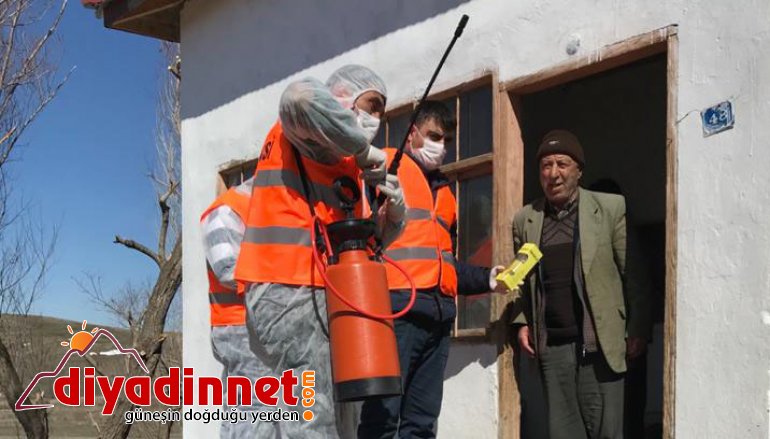 Taşlıçay Belediyesi Yaşlılara kolonya eldiven ve maske dağıttı4