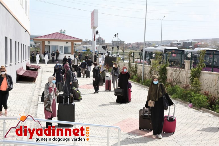 Türk getirilen yurda VAN vatandaşı 249 Umman