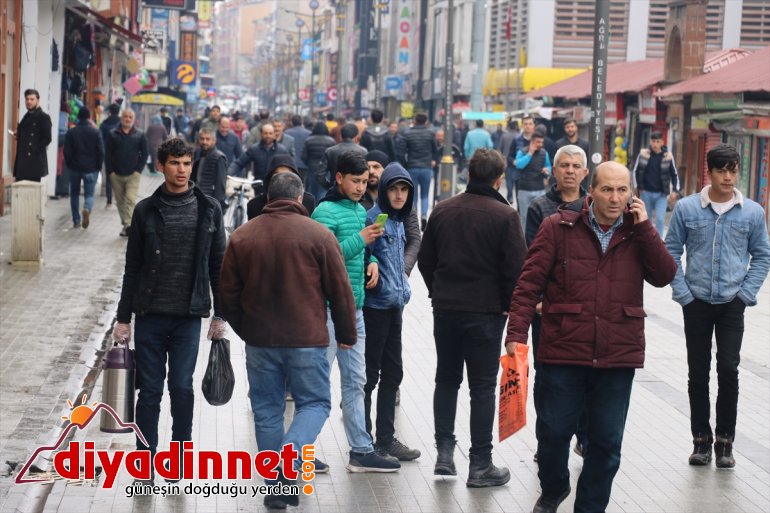 Ağrı'da Kovid-19 uyarılarına rağmen yoğunluk dikkati çekti