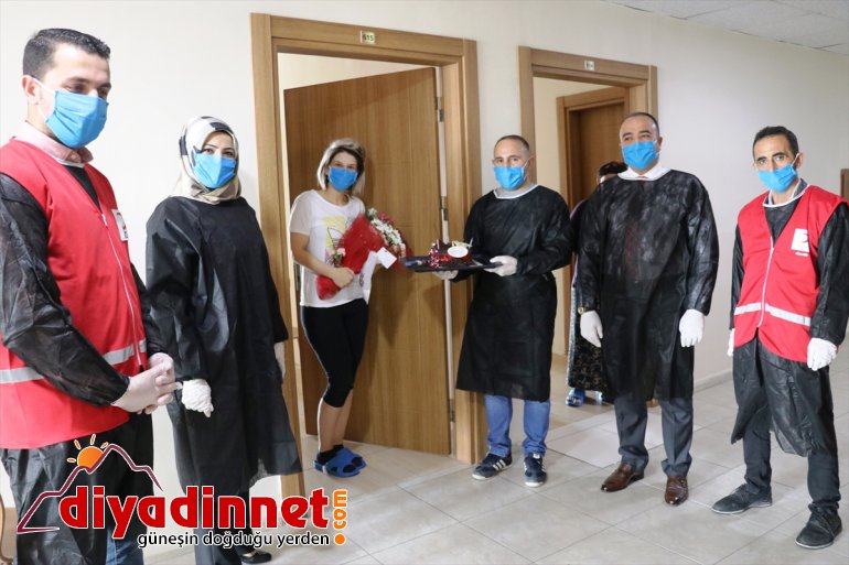 Ağrı da gözetim altında tutulan kadına doğum günü sürprizi3