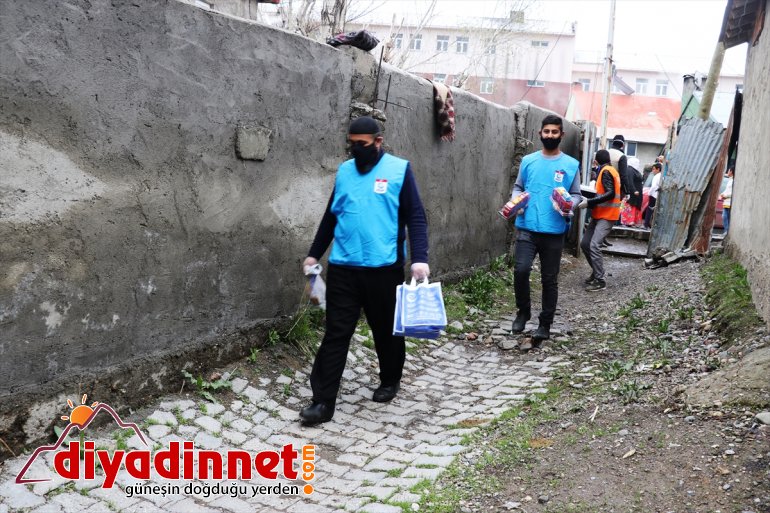 ile Derneği grubu çocukları Vefa Ağrı sevindiriyor Beşir oyuncakla 5