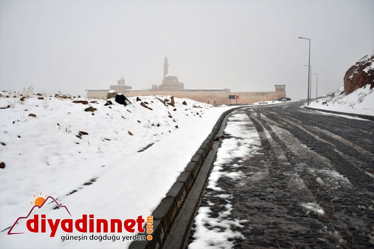 büründü Sarayı AĞRI İshak nisanda Paşa Tarihi - beyaza 2