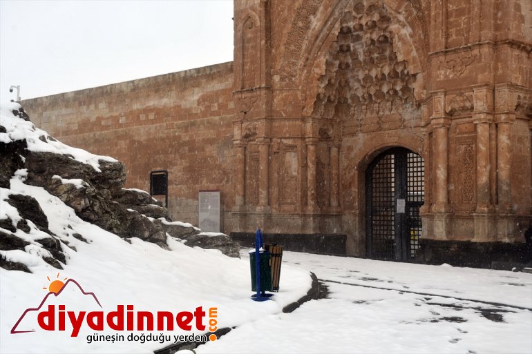 İshak beyaza AĞRI nisanda Paşa büründü Tarihi Sarayı - 6