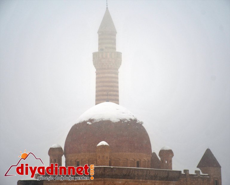 nisanda beyaza Sarayı Paşa Tarihi büründü - AĞRI İshak 5