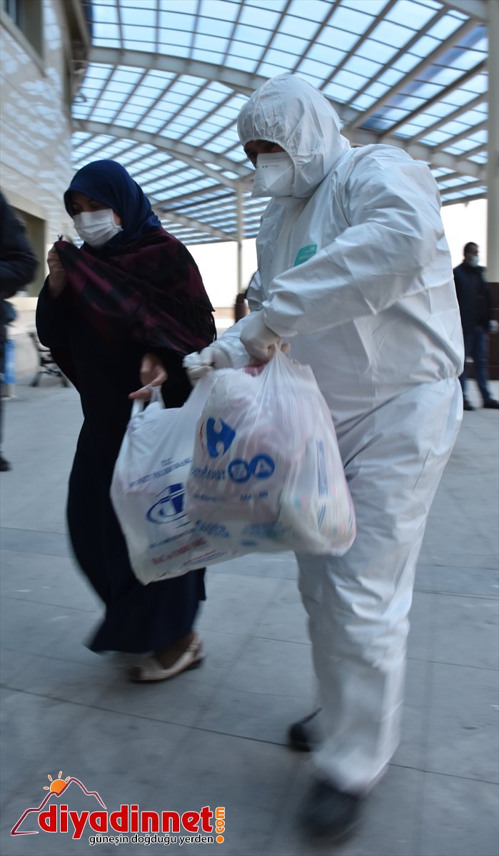 ekiplerince evlerine umreciler karantina AFAD bırakıldı sonrası Erzurum