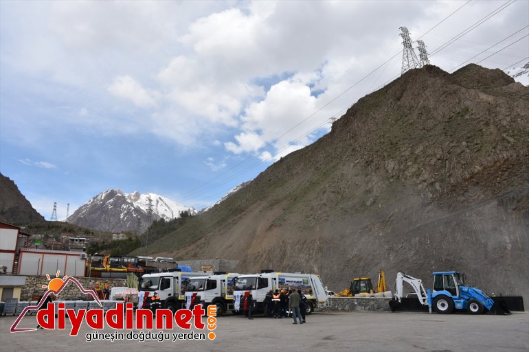 araç Hakkari Belediyesi güçlendirdi filosunu 4