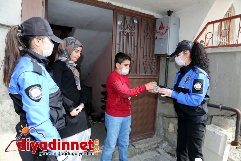 11 yaşındaki çocuk kumbarasındaki parasını Milli Dayanışma Kampanyası'na bağışladı