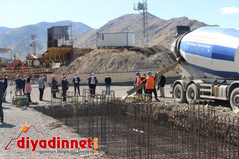 Oltu'da kilit parke taşı ve beton üretim tesisinin temeli atıldı
