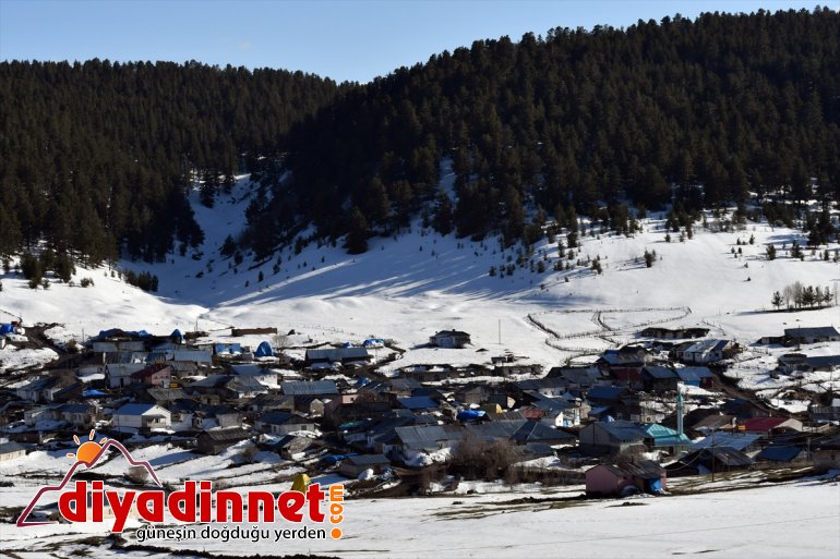 Kars'ın bir yanı kar, bir yanı da bahar