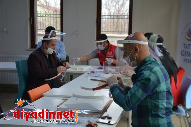 dağıtımına siperli üretilen BİTLİS maskelerin Gençlik başlandı Merkezi