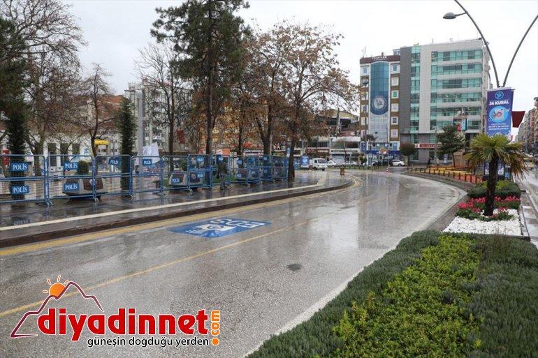 yürüme yaya 3 alanlarına caddedeki getirildi sınırlandırma Elazığ