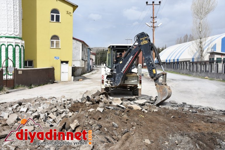 Tatvan'da yol yapım çalışmalarına başlandı