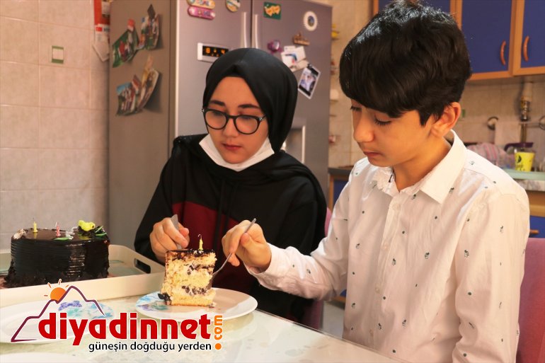 23 günü yaş Nisan çocuklara Doğu