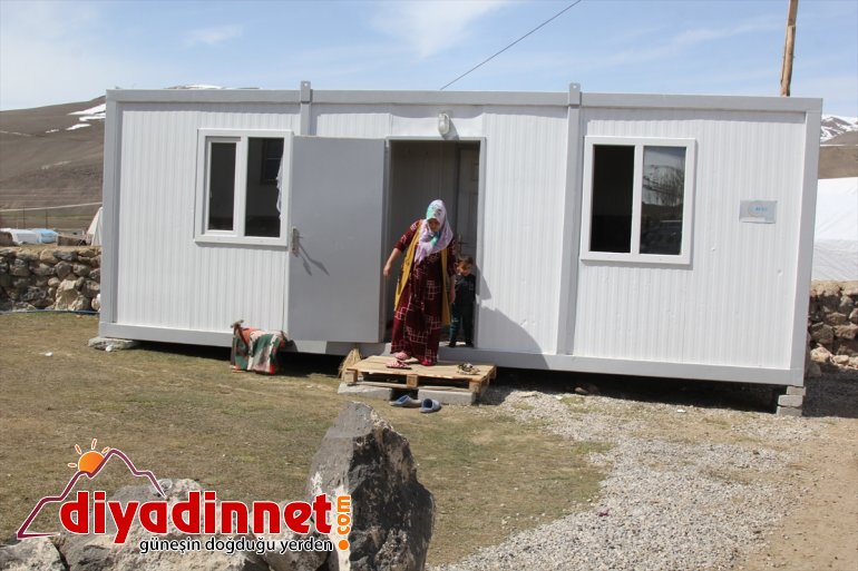 yerleştiriliyor konteynerlere depremzedeler Van