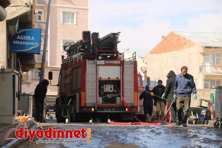 Diyadin de caddeler tazyikli su ile yıkandı2