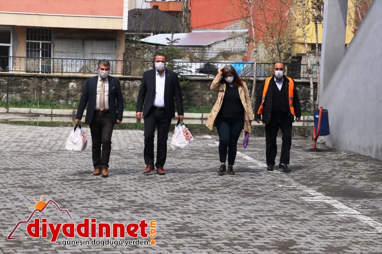 çocuklara sürprizi Nisan doğumlu Doğu