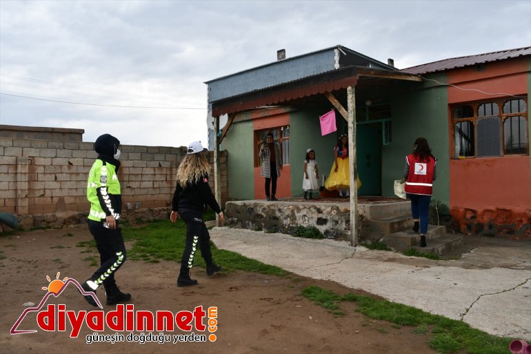 sürprizi günü doğum çocuğuna Engelli kız 4