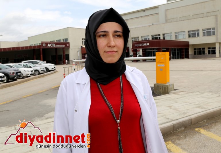 Kovid-19 kahramanı doktor anne çocuklarına hasretini şiirlere döktü