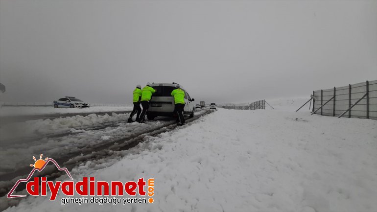 kalan ELAZIĞ Evde sürücülere Kar kal uyarısı nedeniyle yolda - 5