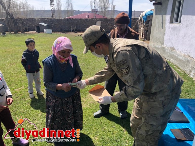 ulaştırıyor en devletin elini yardım ücra Mehmetçik köylere 5
