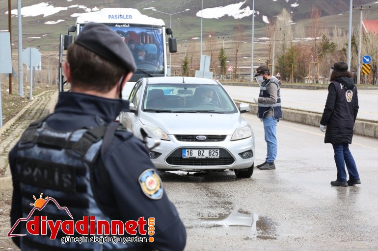 Erzurum'da polislerin Kovid-19 mesaisi