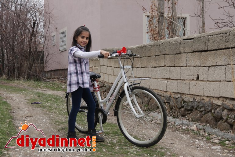 bisiklet Biz bağışlayan VAN 60 küçük Bize kampanyasına Türkiyem lirasını hediye Yeteriz Esin