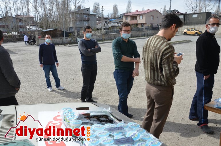 Karslı teşekkür sağlık esnaftan kokoreçli çalışanlarına 4