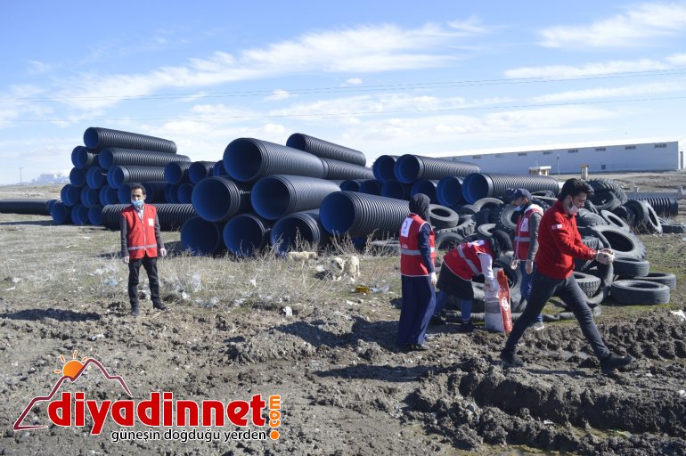 Genç Kızılay gönüllüleri sokak hayvanlarını unutmadı2