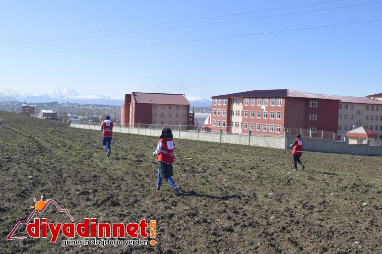 Genç Kızılay gönüllüleri sokak hayvanlarını unutmadı4