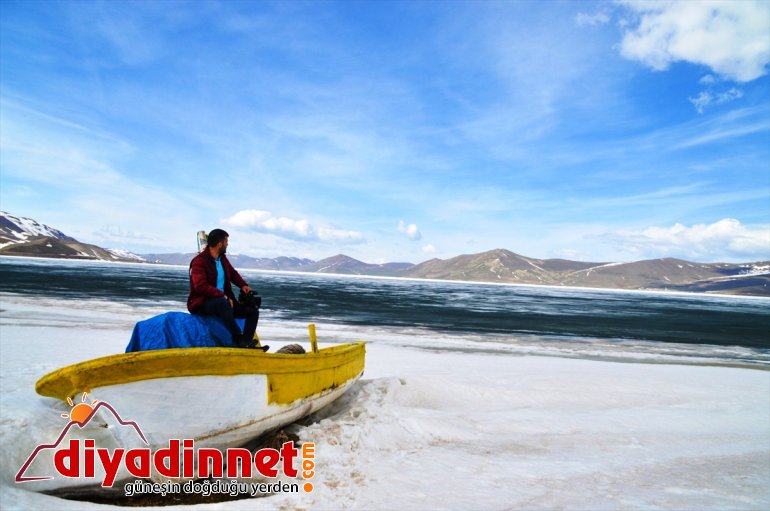 Doğu Anadolu'nun saklı cenneti Balık Gölü'nde buzlar eriyor