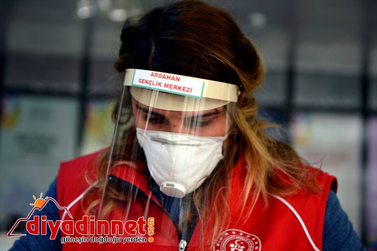 - gençler, Gönüllü ARDAHAN sağlıkçılar başladı maske üretimine için 3