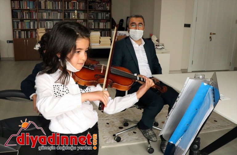 evine başkanı Belediye görevini, taşıdığı makam öğrenciye VAN koltuğunu - devretti 6