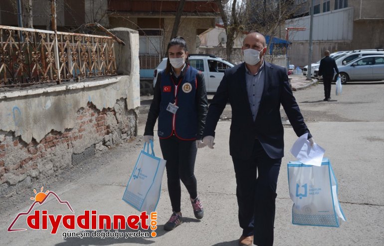 maske ev görevlileri Vefa gezerek dağıtıyor Grubu - ERZURUM ev 2
