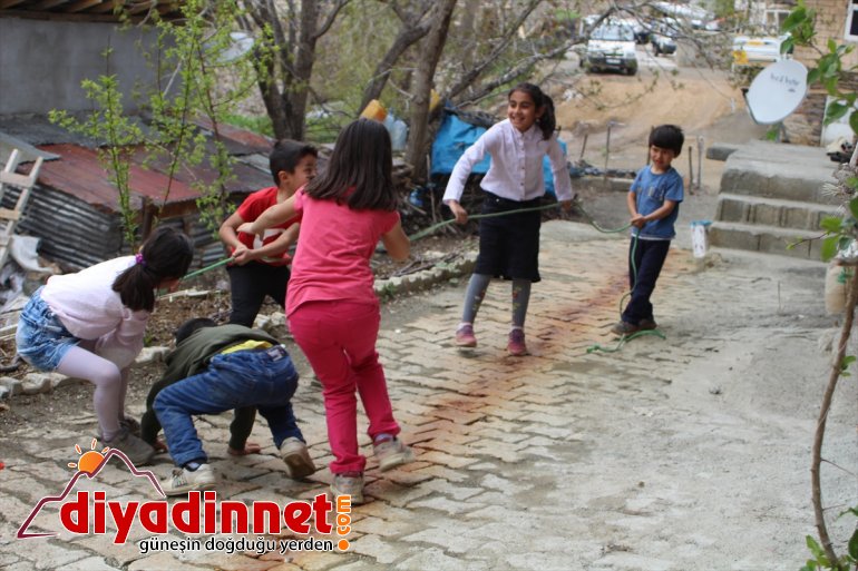 süsleyerek evlerini çocuklar 23 Nisan