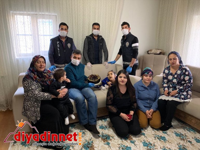 Polislerden VAN - yaşındaki Hicret