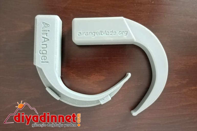 Tunceli'de Kovid-19 ile mücadele için üretilen video laringoskop sağlık çalışanlarına teslim edildi