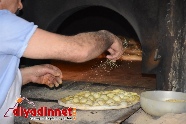- molası iki pidesine saat Ramazan KARS Kovid-19 Fırınlarda 8
