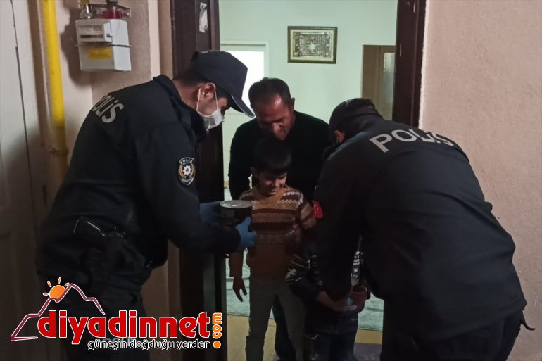 - İki Milli kumbaralarındaki IĞDIR kampanyasına bağışladı parayı kardeş Dayanışma 2